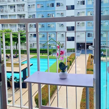 1Br Pool Front View Balcony Near Sm Fairview By Tdp Staycation